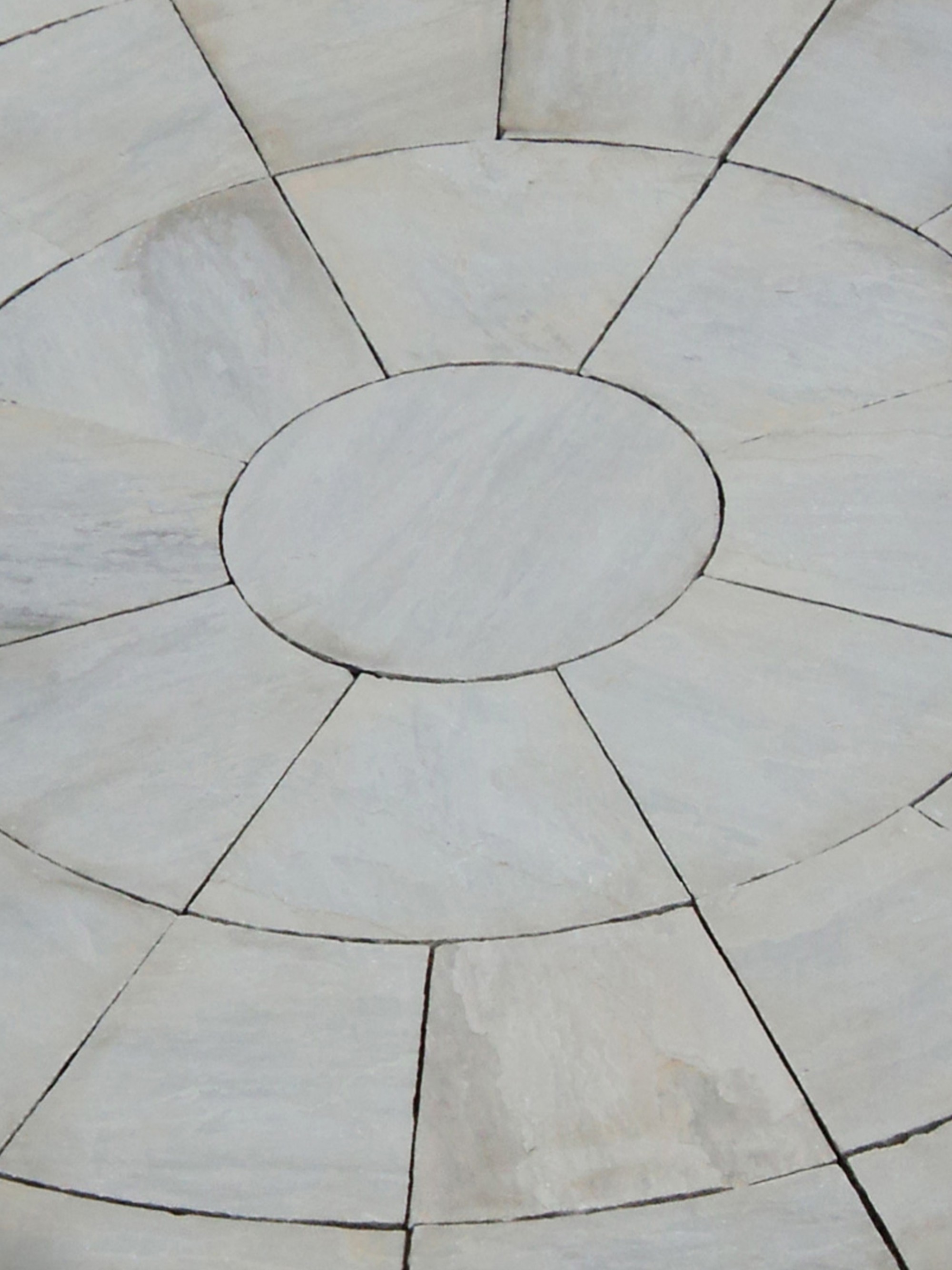 Kandla Grey Indian Sandstone Circle Feature - 2.7m Diameter