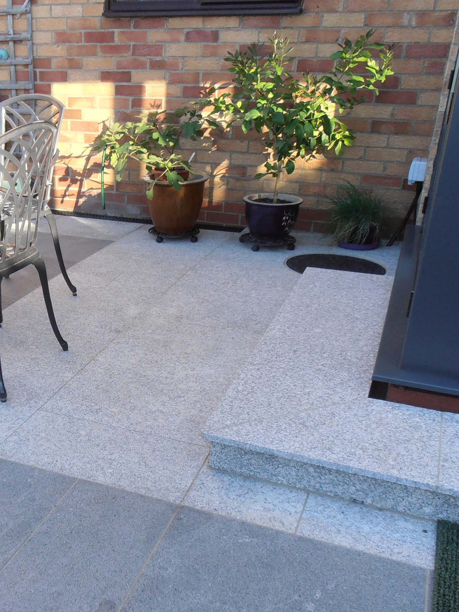 Silver Grey Granite Paving Slabs - Mix Size Patio Pack
