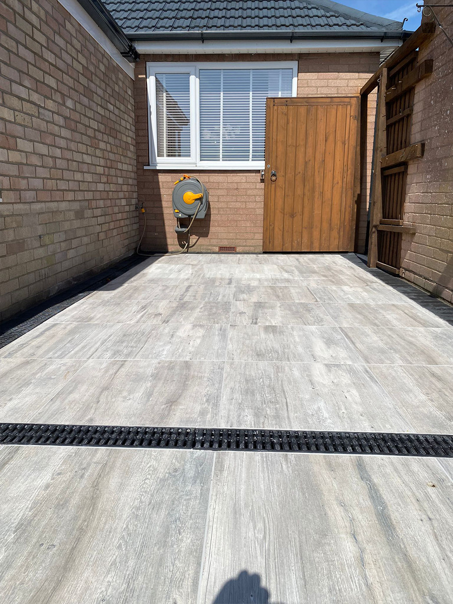 Rush Grey Outdoor Tile - 595x595x20mm