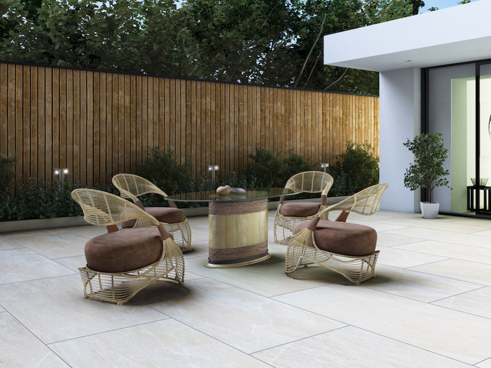 <strong>Transform Your Outdoor Space with the Holiday Makeover it truly deserves!</strong>