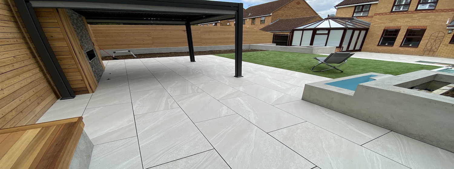 <strong>Refresh Your Outdoor Space with Trendy Paving Slab Designs</strong>