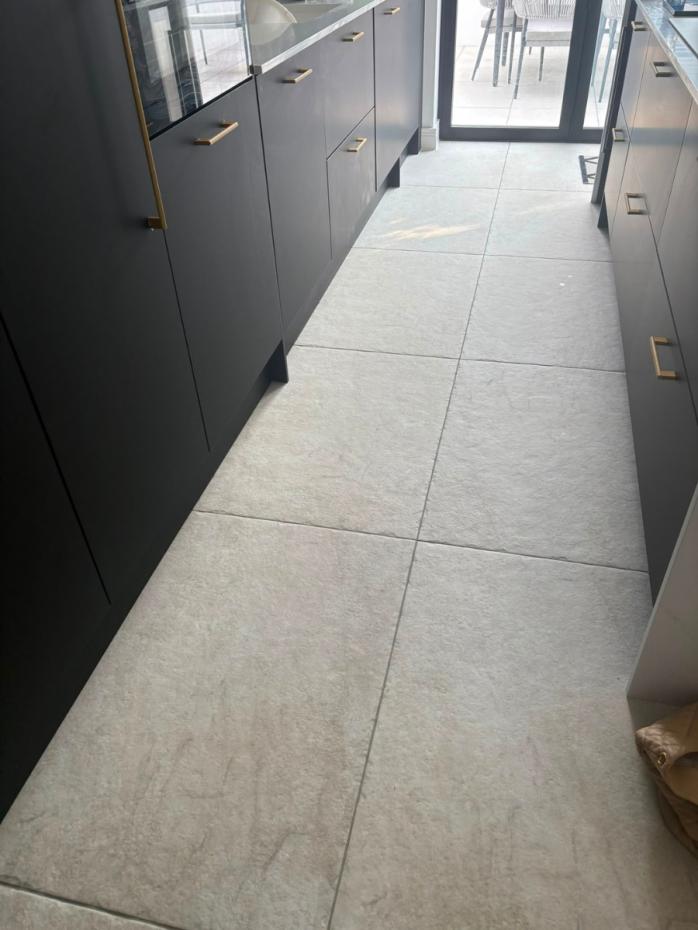 Austin White Antique Chiselled Edge Porcelain Tile - 600x400x9.5mm
