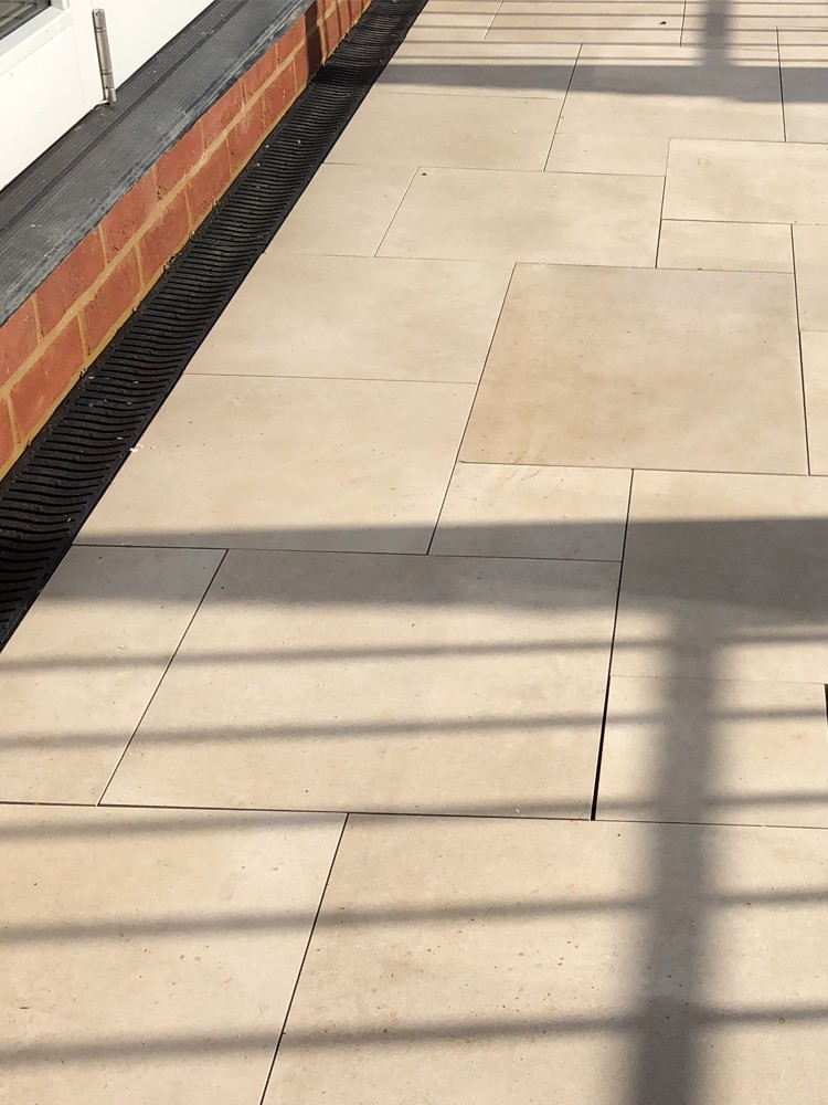 Beige Sawn Sandstone Effect Porcelain Paving Slabs Mix Size Patio Pack