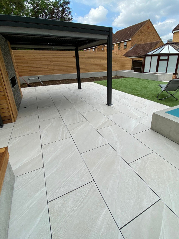 Verona Bianco Outdoor Porcelain Slab - 900x600x20mm