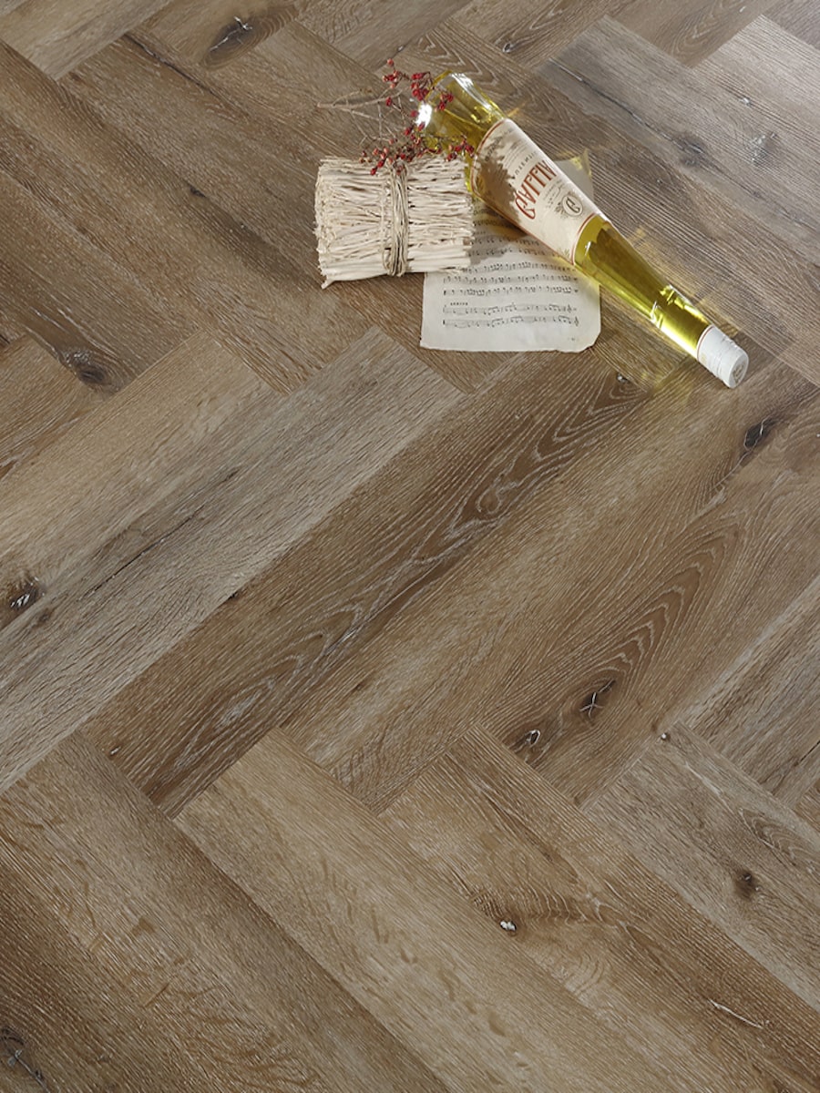 Chateau Oak Herringbone Click Vinyl Floor Tiles - 640x128mm