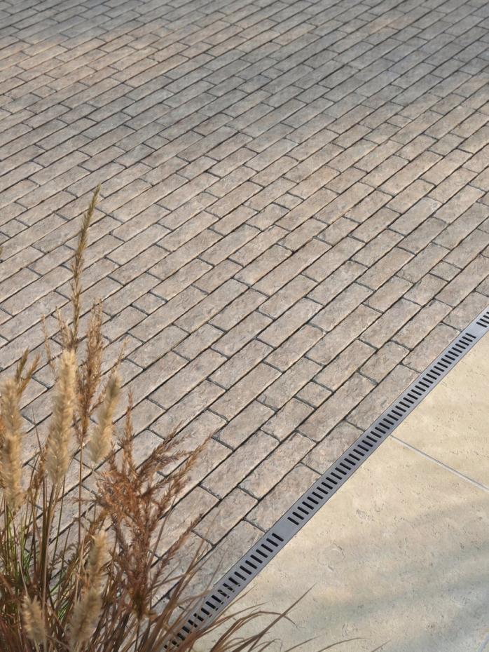 Dijon Rockface Tumbled Limestone Cobbles - 100mm Free Length