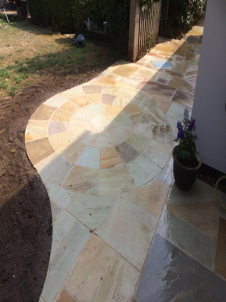 Fossil Mint Indian Sandstone Paving Slabs - 600x300mm Pack