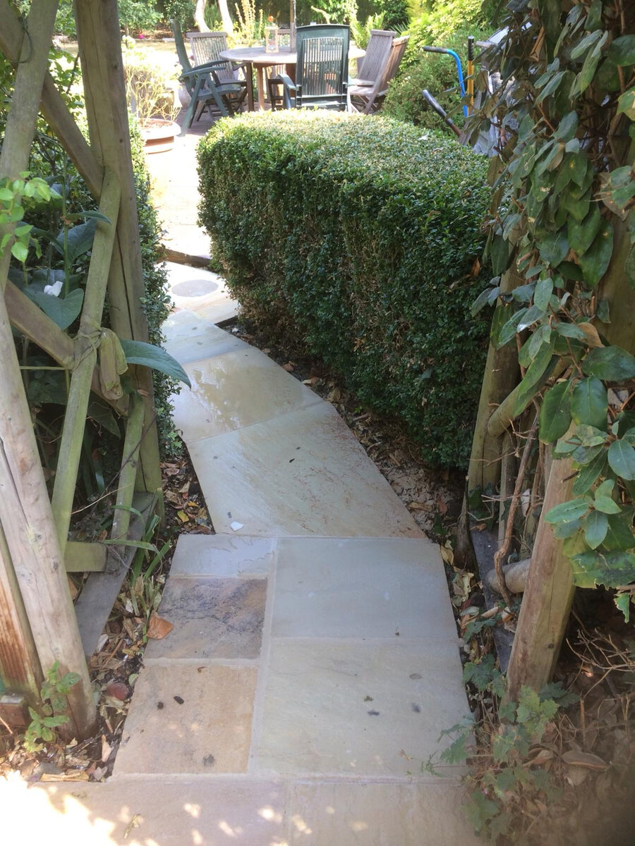Fossil Mint Indian Sandstone Paving Slabs - 600x300mm Pack