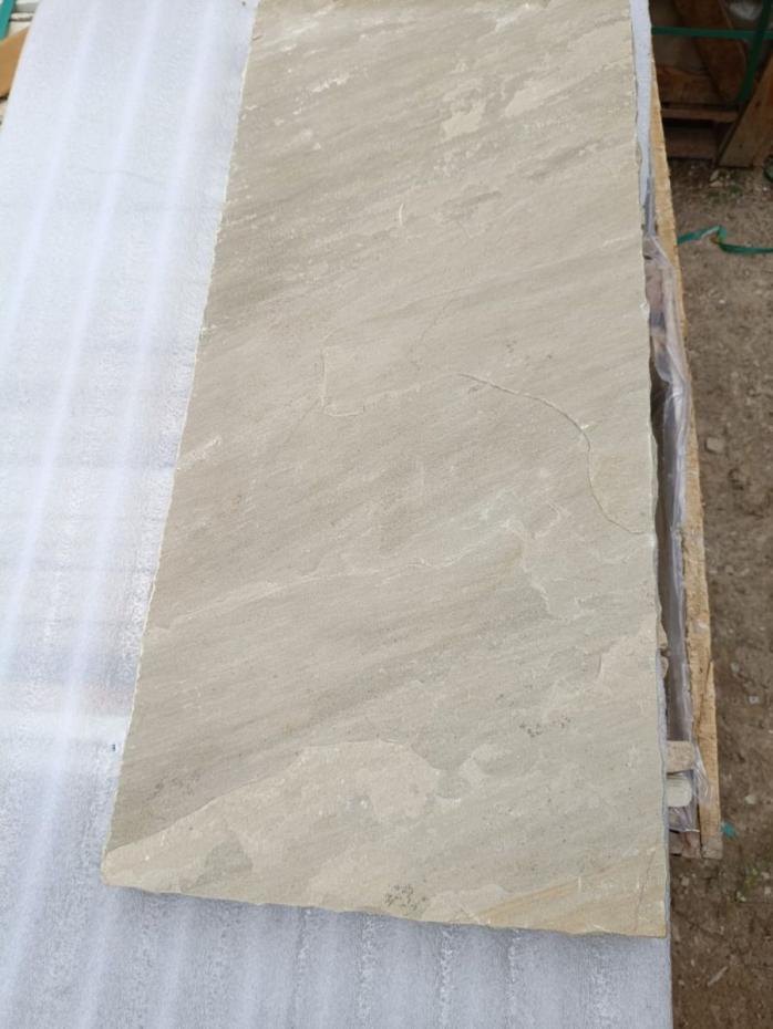 Fossil Mint Sandstone Wall Coping & Steps - 900x400x40mm