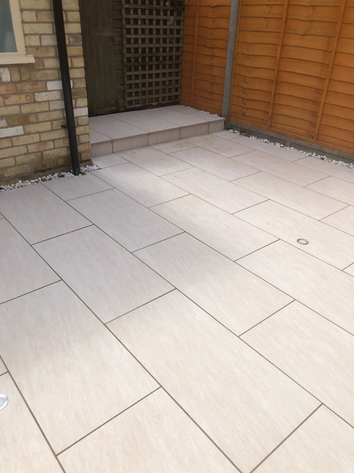 Ivory Sawn Sandstone Effect Porcelain Paving Slabs 900x450 Pack