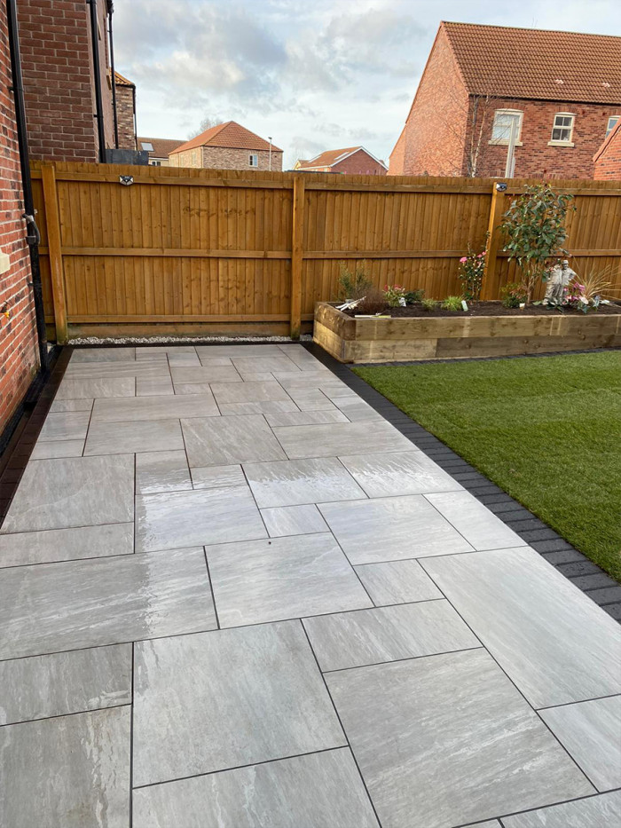 Kandla Grey Outdoor Porcelain Paving Slabs - Mix Size Pack