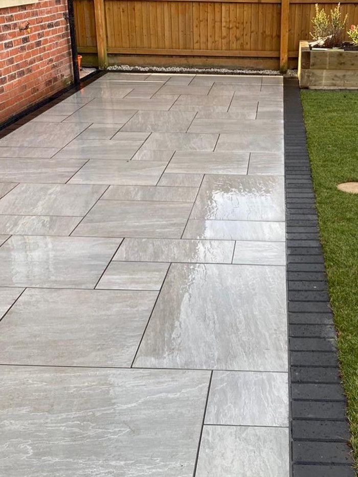 Kandla Grey Outdoor Porcelain Paving Slabs - Mix Size Pack