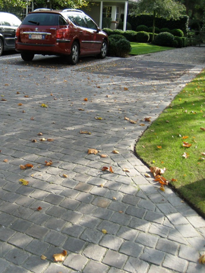 Kandla Grey Antique Tumbled Indian Sandstone Setts - 100x100 Pack