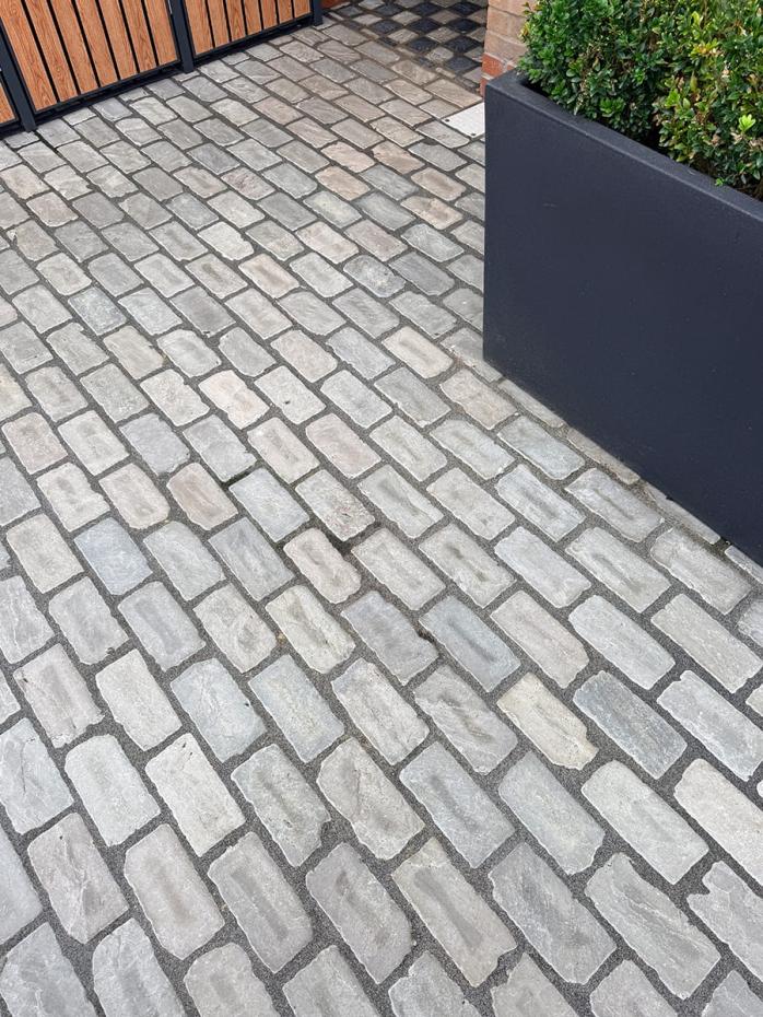 Kandla Grey Antique Tumbled Sandstone Cobbles - 200x100 Pack