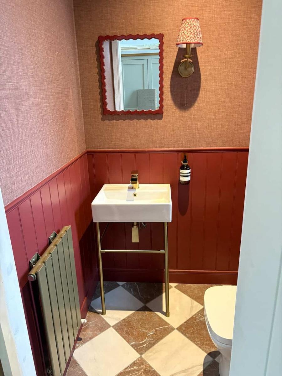 Lusso Rosso Marble Effect Porcelain Tile - 300x300x12mm