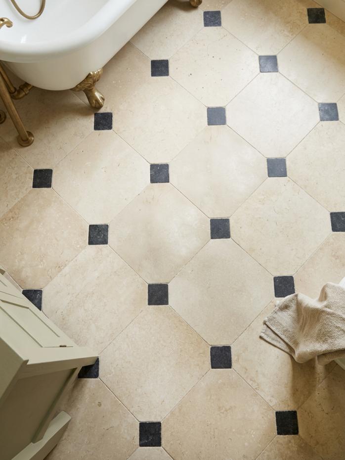Naples Light Sandblasted And Honed Octagon Limestone - 500x500mm (With Inset)