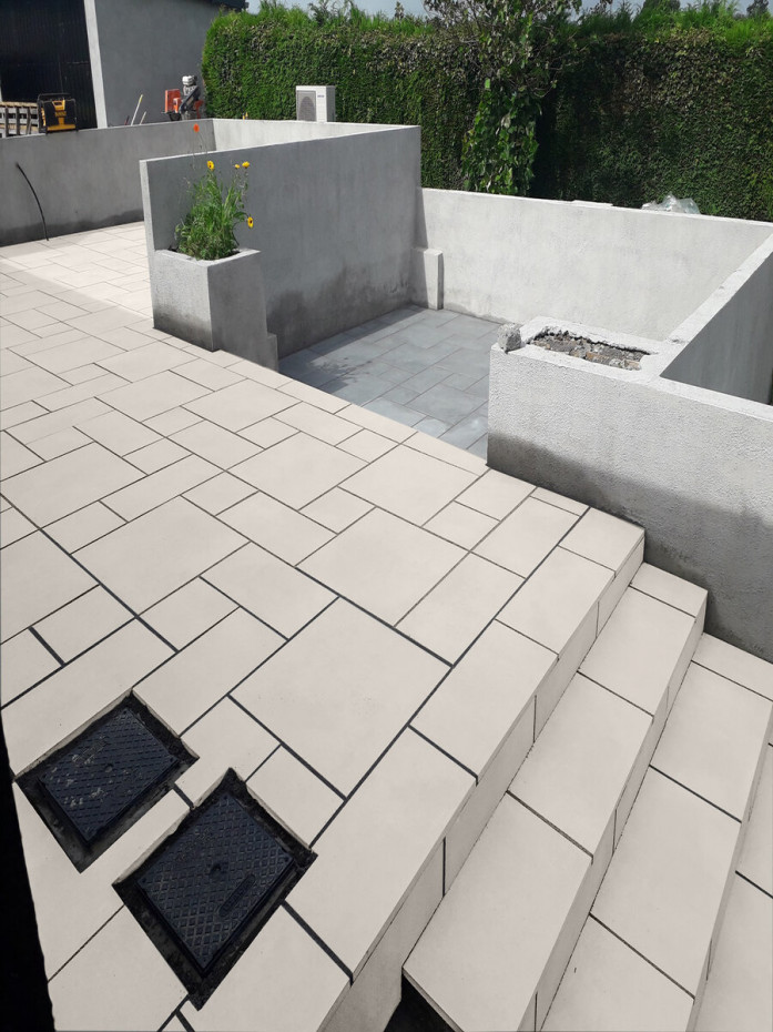 Akita Ivory Outdoor Porcelain Tiles - Mix Size Pack