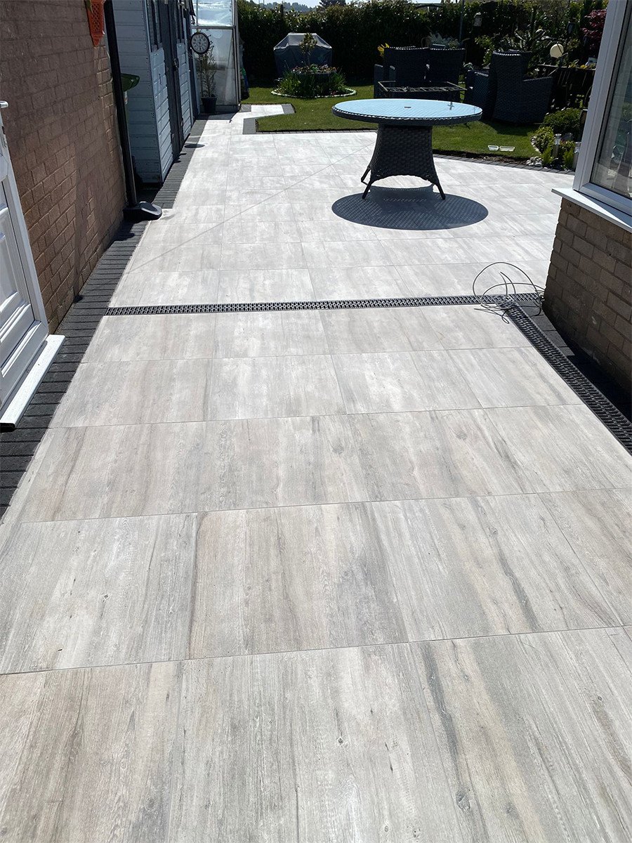 Rush Grey Outdoor Tile - 595x595x20mm