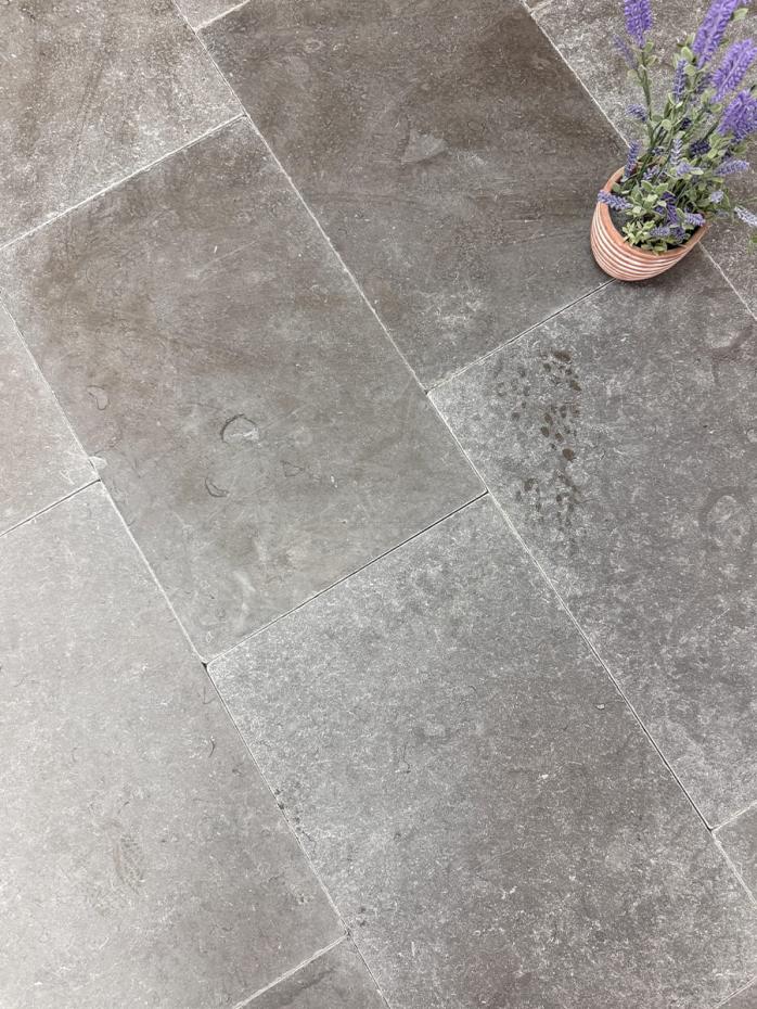 Savoy tumbled natural limestone tiles 600x400mm