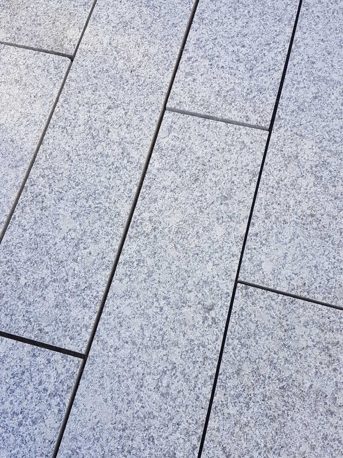 Light Grey Granite Paving Slabs | Silver Grey Granite Paving Slabs