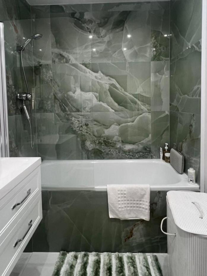 Turquoise Mint Onyx Porcelain Tiles - 1200x600mm (Birmingham Collection Only)
