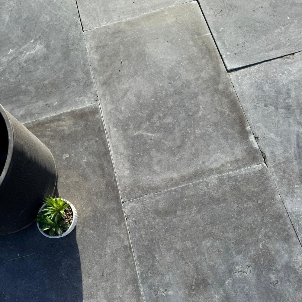 Dijon Grey Honed & Tumbled Limestone Paving Slabs - 900x600x20mm Dijon Grey Honed & Tumbled Limestone Paving Slabs - 900x600x20mm