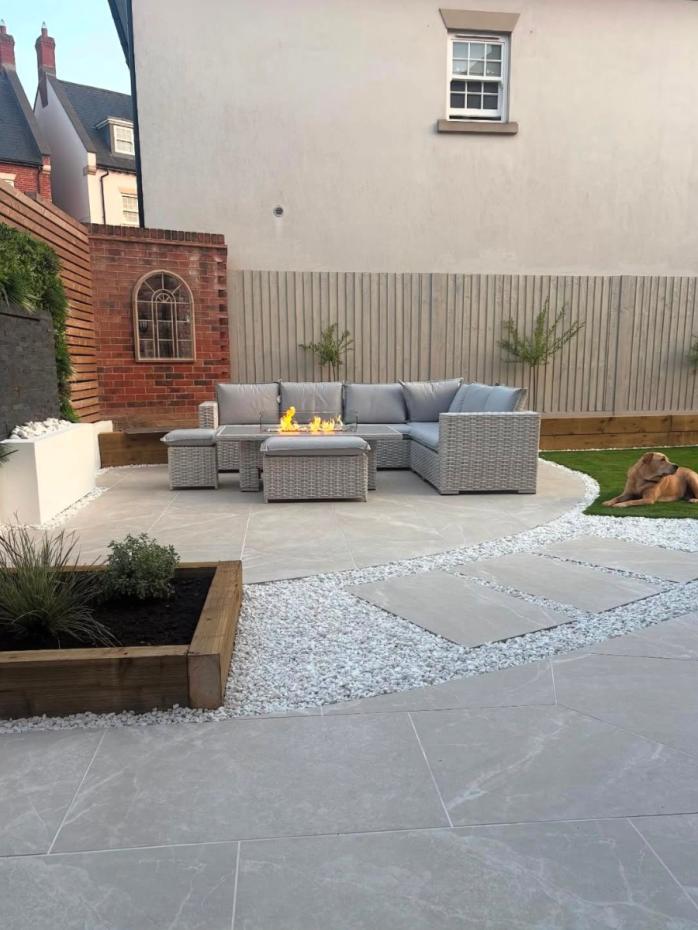 Roca White Outdoor Porcelain Slabs - 900x600x20mm