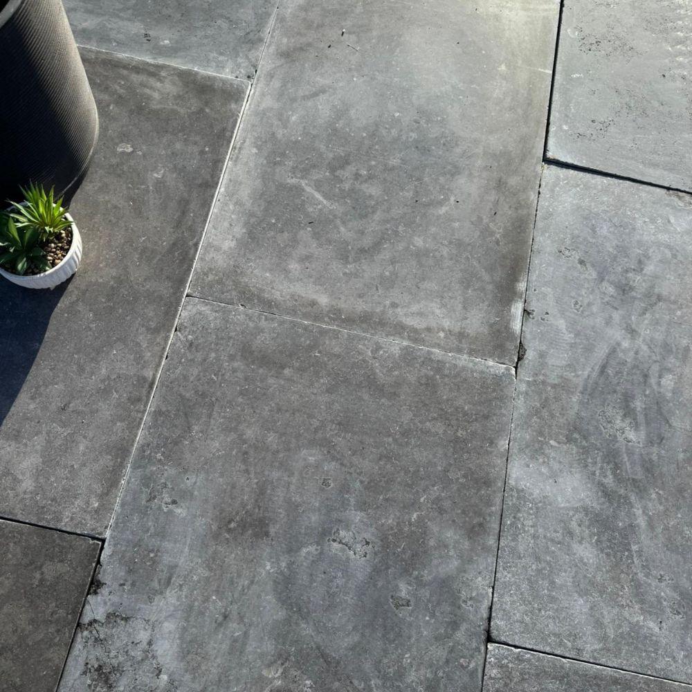 Dijon Grey Honed & Tumbled Limestone Paving Slabs - 900x600x20mm Dijon Grey Honed & Tumbled Limestone Paving Slabs - 900x600x20mm