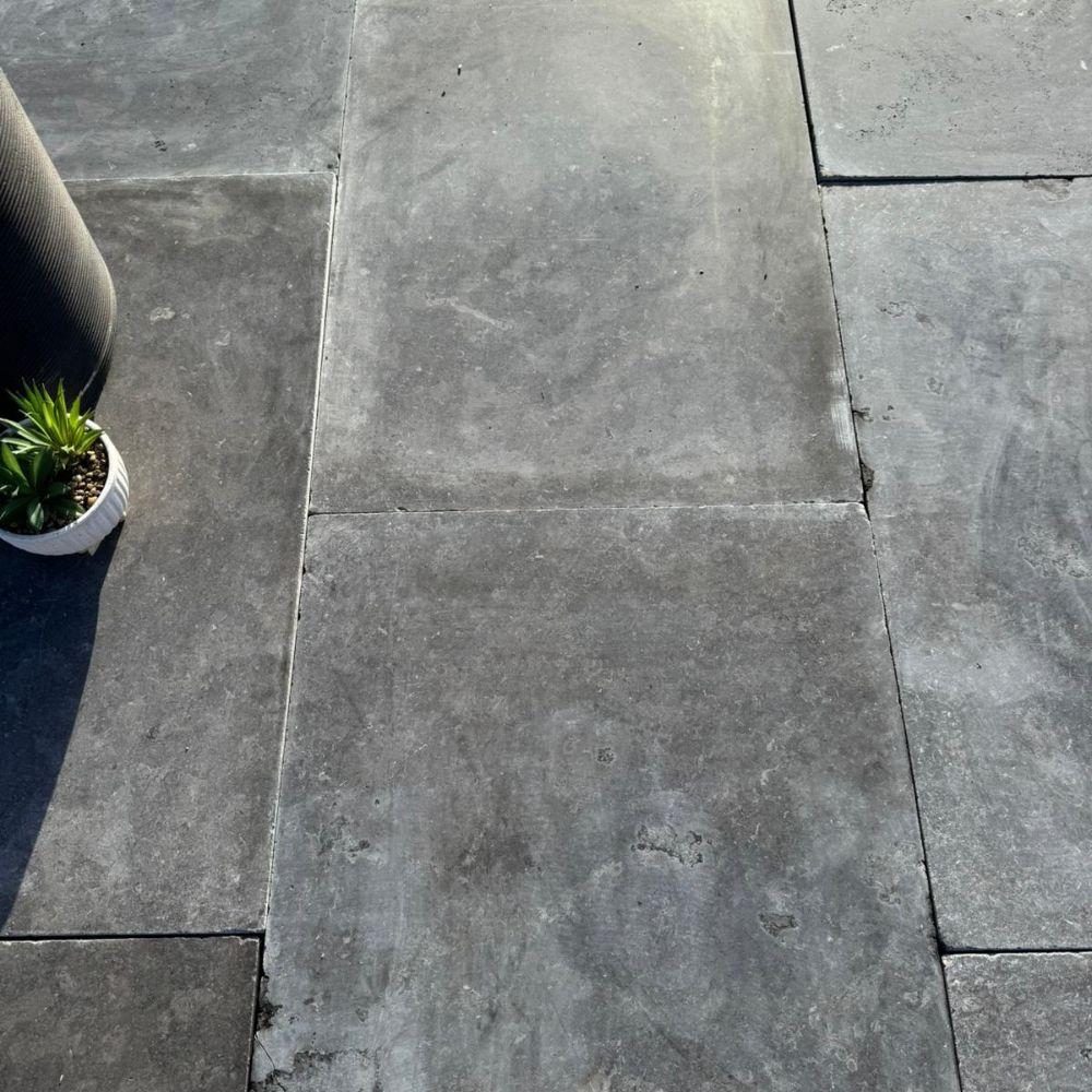 Dijon Grey Honed & Tumbled Limestone Paving Slabs - 900x600x20mm Dijon Grey Honed & Tumbled Limestone Paving Slabs - 900x600x20mm