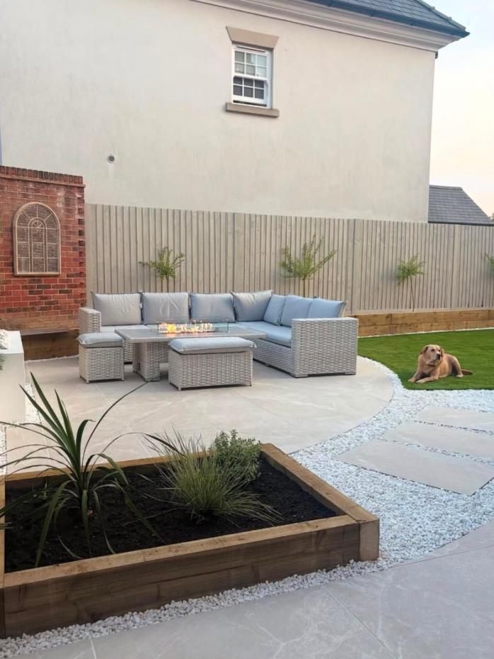 Roca White Outdoor Porcelain Slabs - 900x600x20mm