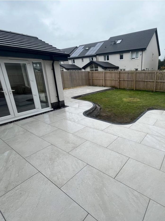 Valencia White Outdoor Porcelain Paving Slabs - 900x600x20mm