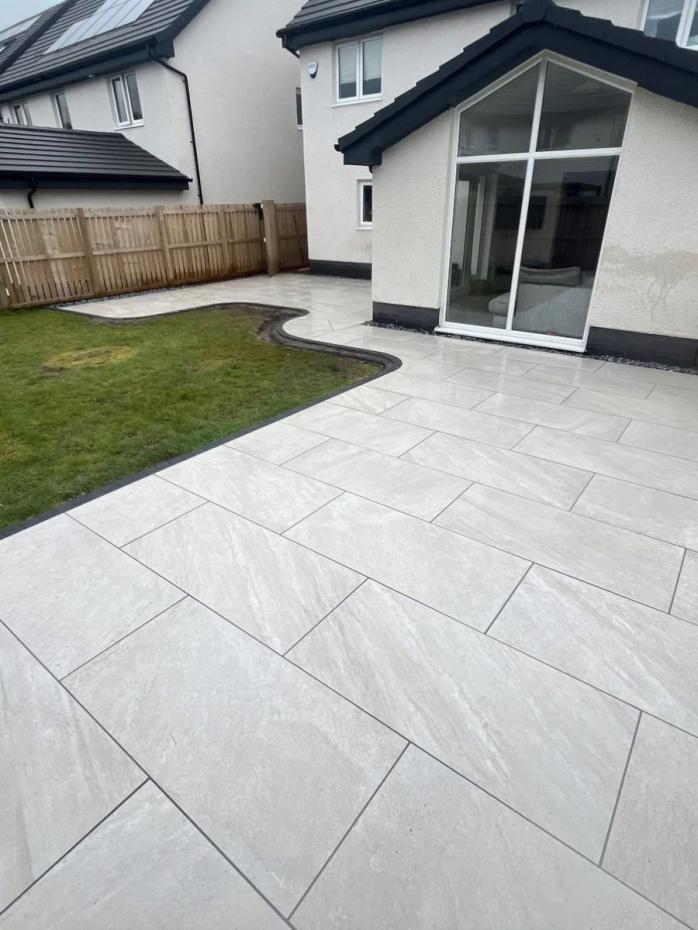 Valencia White Outdoor Porcelain Paving Slabs - 900x600x20mm